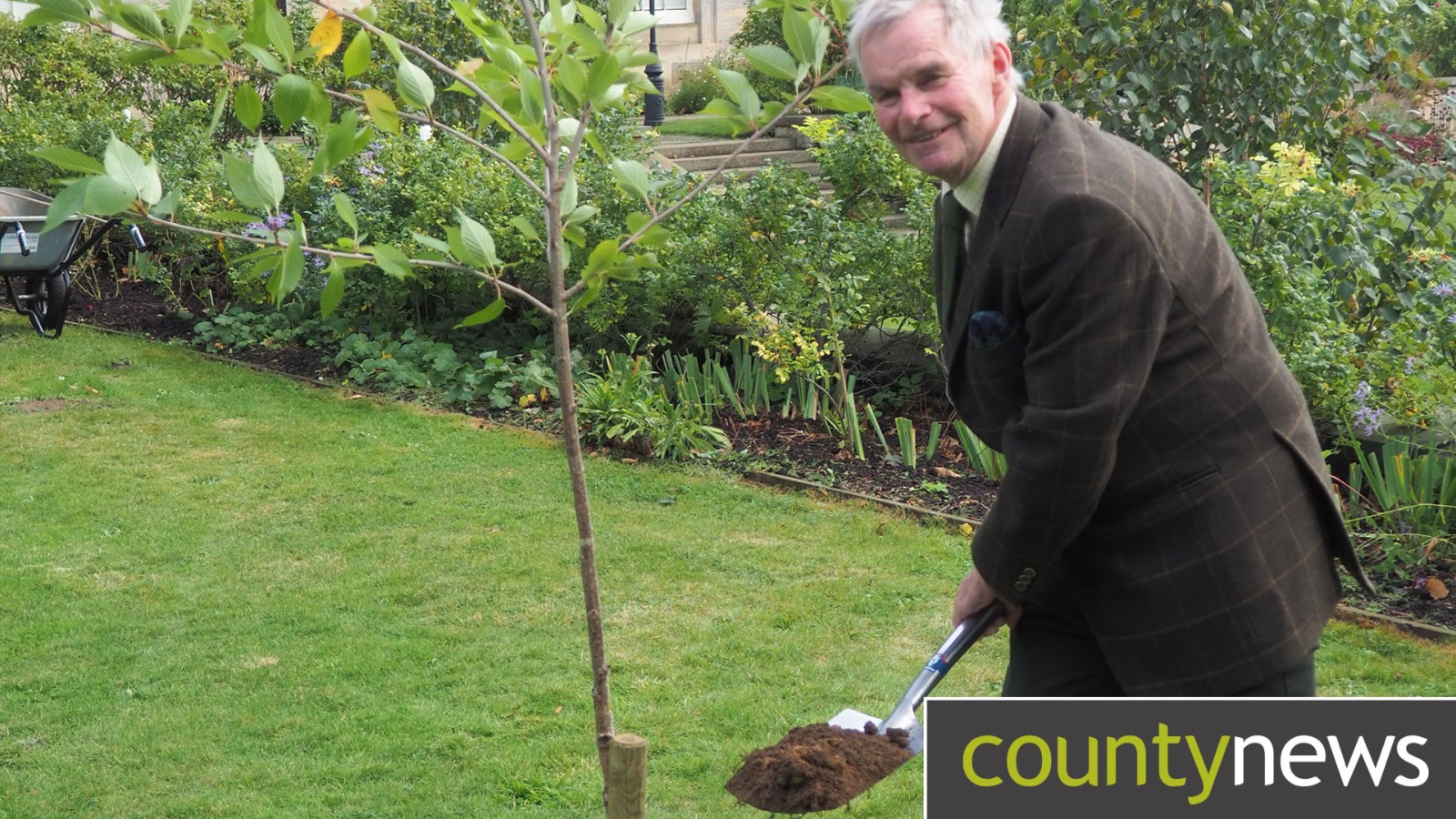 Image of Cllr Martin Hill tree planting